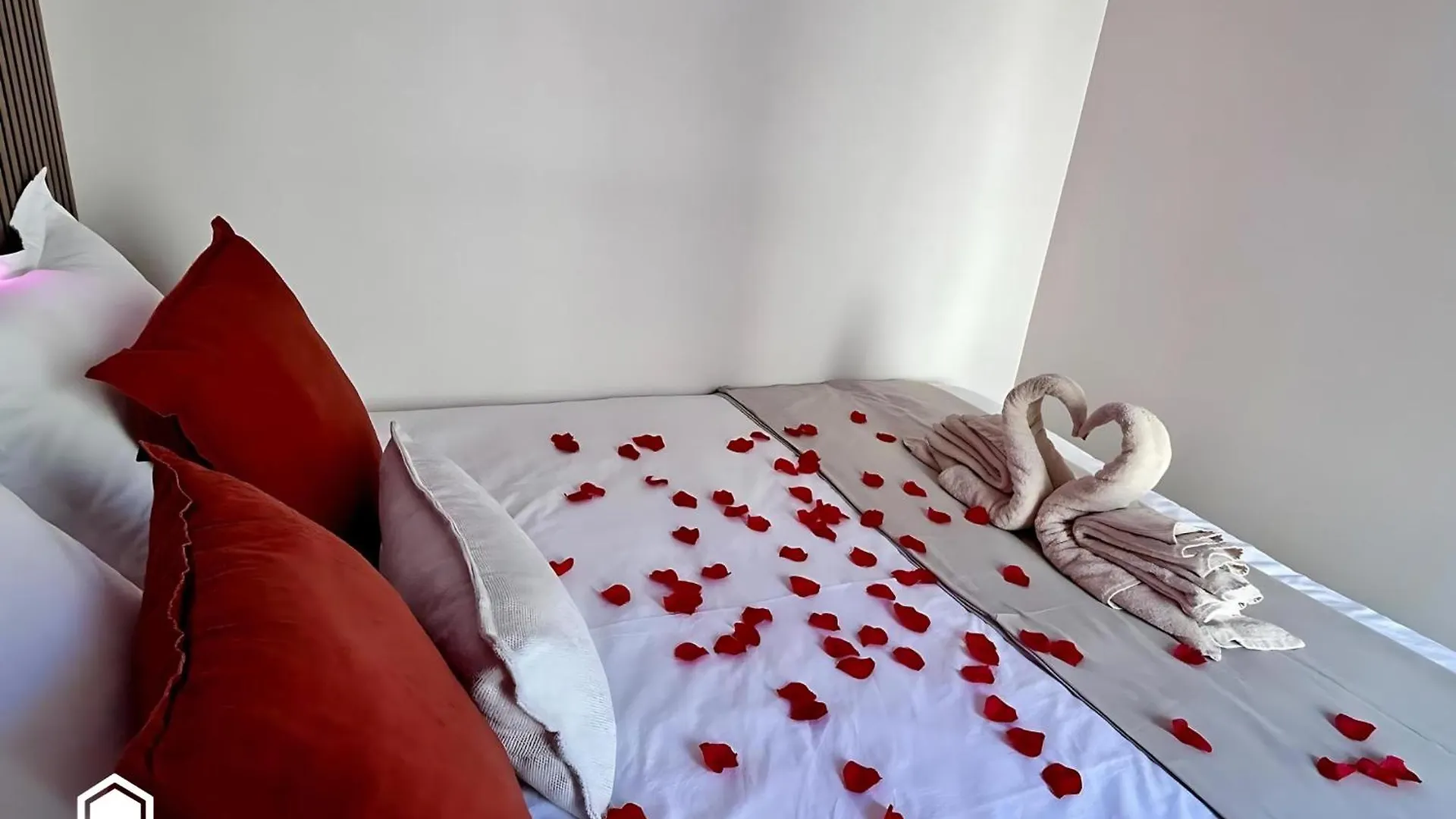 ניס Luxurious Apartment - Seaside - Spa Bath - Wifi - Ac