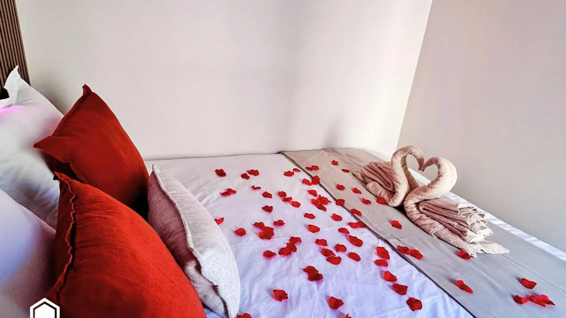 ניס Luxurious Apartment - Seaside - Spa Bath - Wifi - Ac