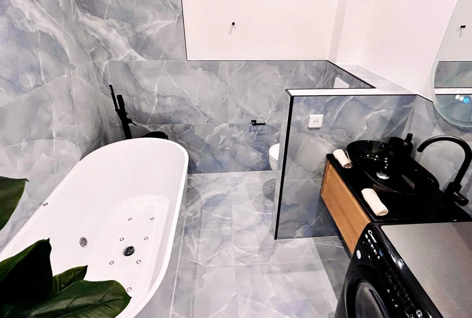 Luxurious Apartment - Seaside - Spa Bath - Wifi - Ac ニース