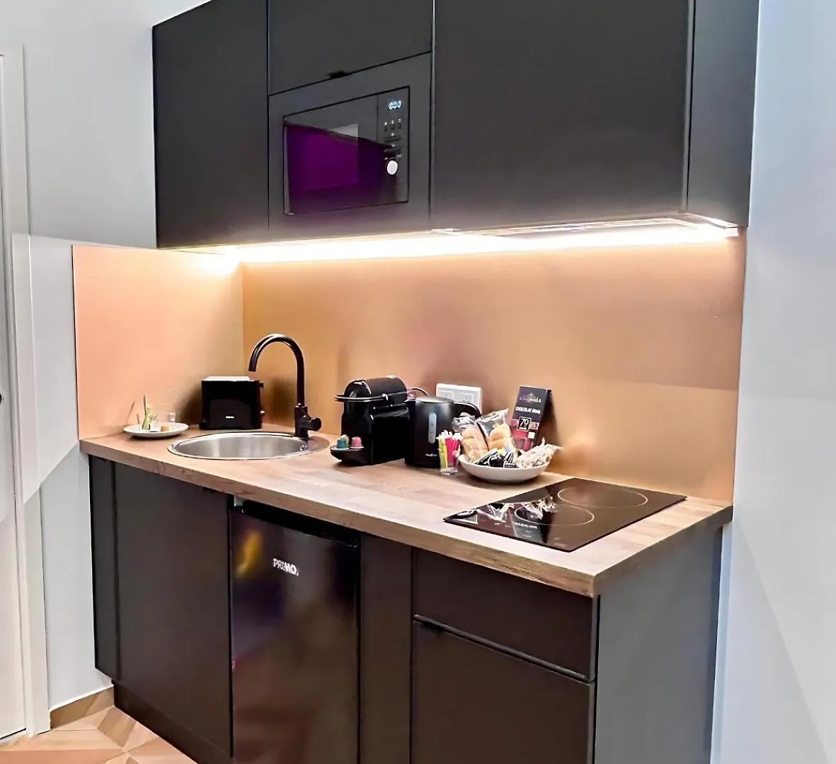 Luxurious Apartment - Seaside - Spa Bath - Wifi - Ac ニース 0*,  フランス